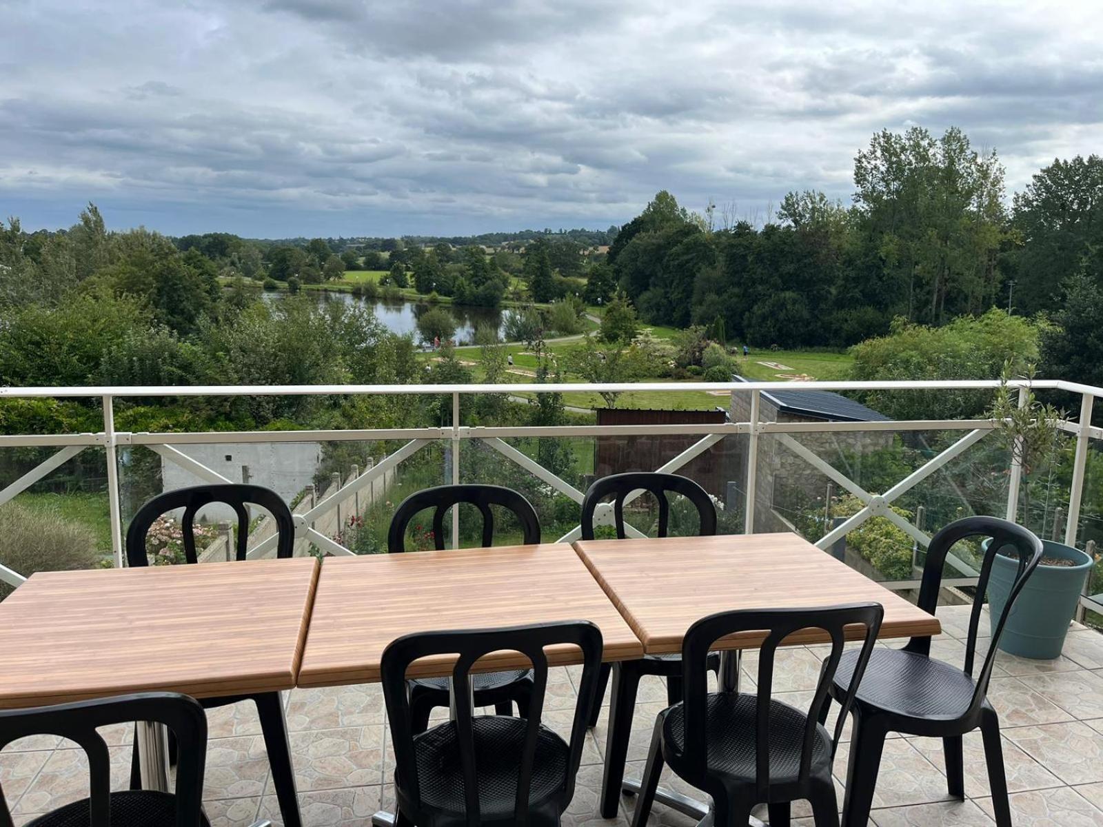 La Maison Du Lac Saint Hilaire du Harcouet Bagian luar foto