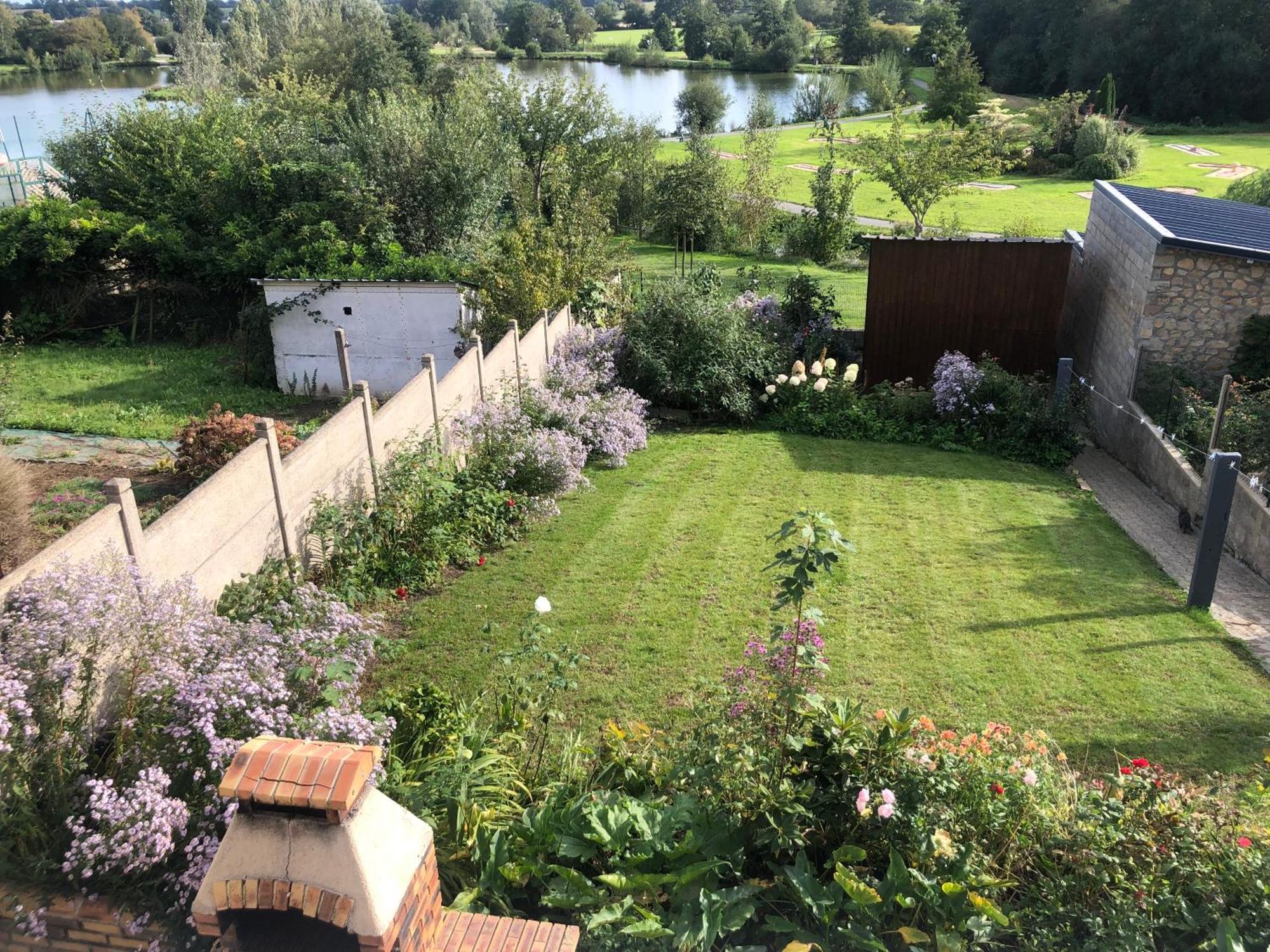 La Maison Du Lac Saint Hilaire du Harcouet Bagian luar foto